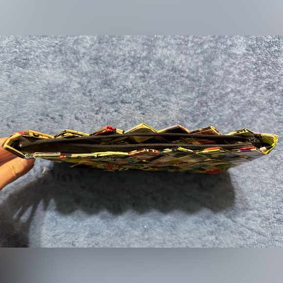 Colorful Woven Magazine Clutch - Picture 4 of 5